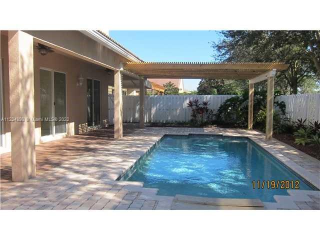 Listing Photo 12