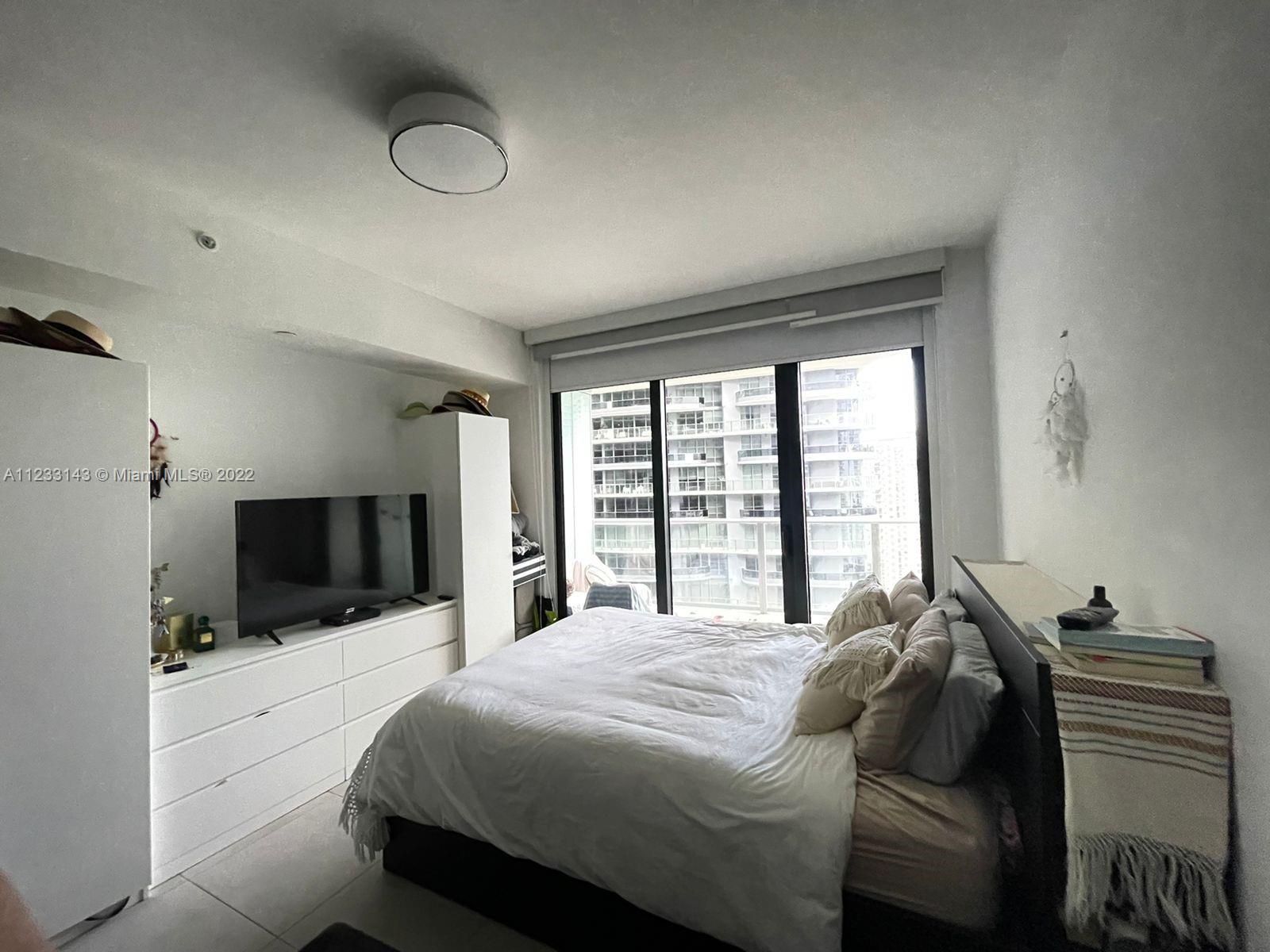 BEAUTIFUL STUDIO FOR RENT, BEST  BUILDING IN BRICKELL WITH THE BEST AMENITIES, DON'T MISS THIS OPPORTUNITY TO LIVE HERE. MIN. 24H FOR SHOWING. AVAILABLE 9.3.22. ONE-YEAR LEASE.
