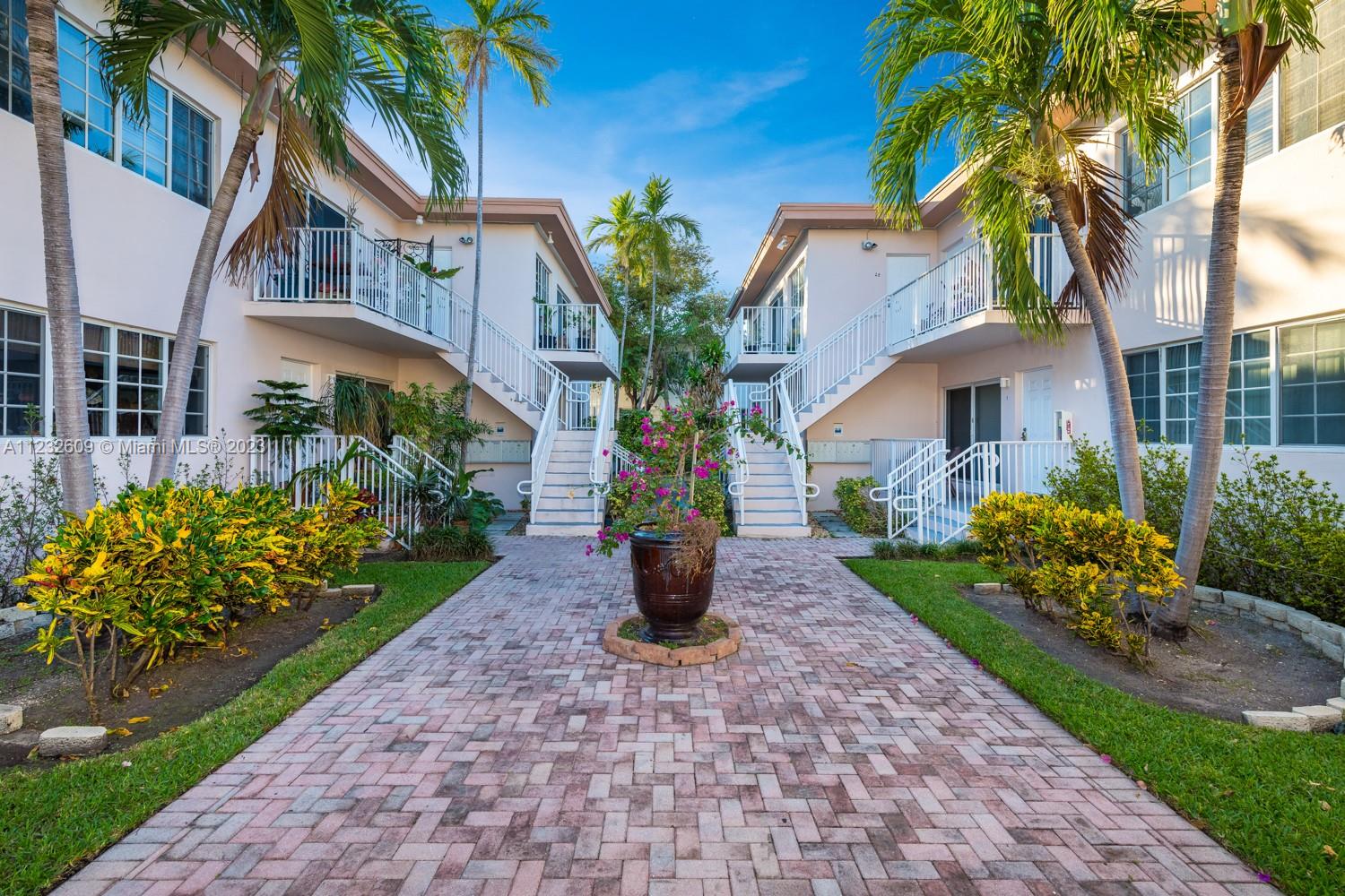 9260  Bay Harbor Ter #21 For Sale A11232609, FL