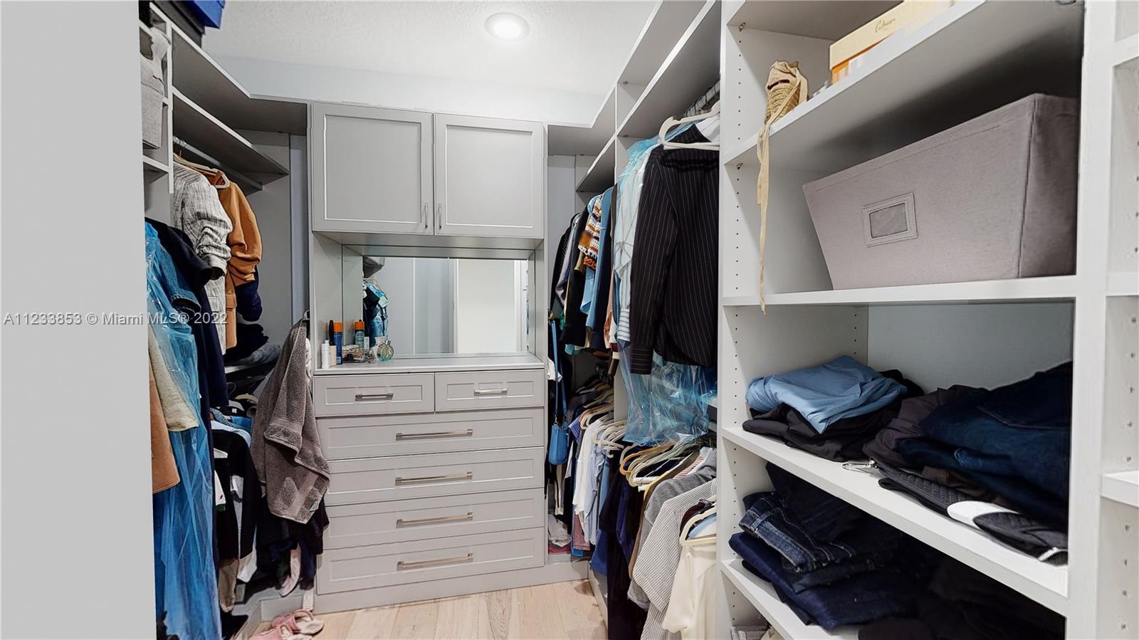 Designer closet hers