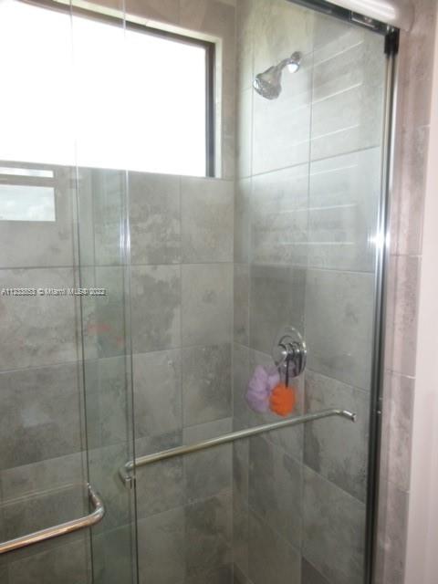 3rd bedroom shower