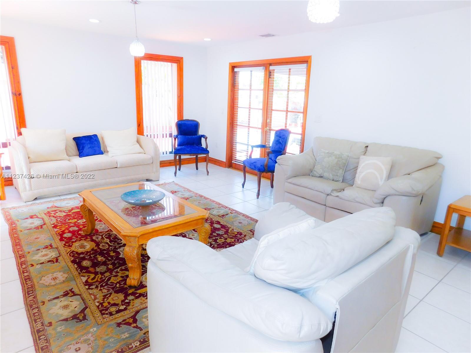 Listing Photo 12