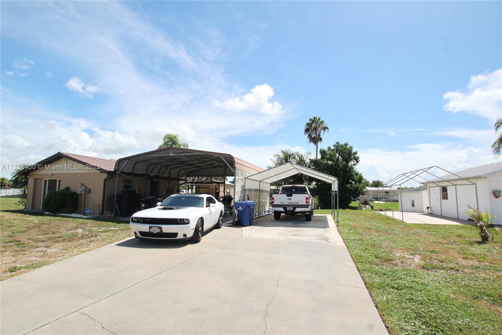 Cottage - Carports