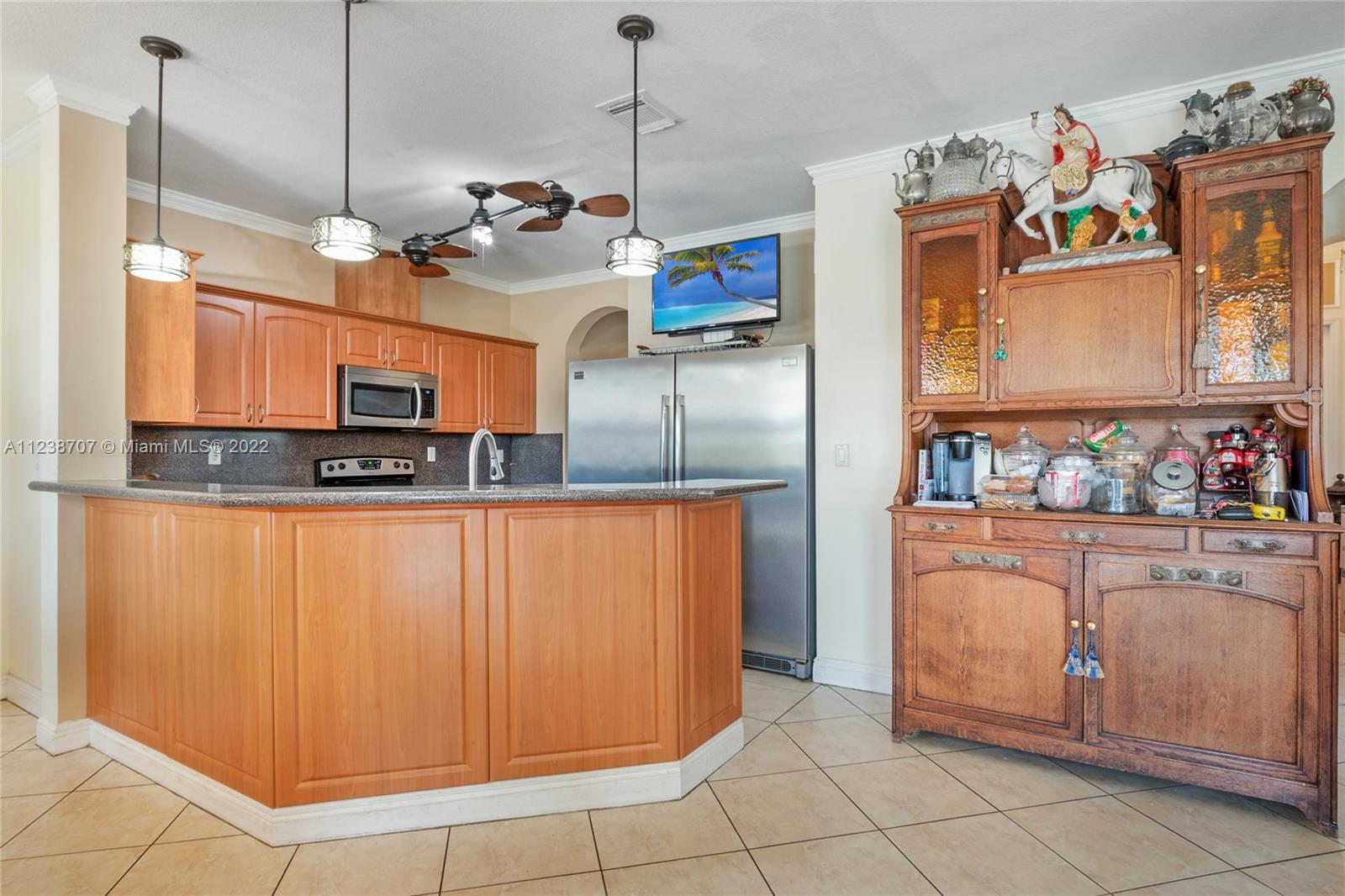 not staged image of the kitchen and breakfast area