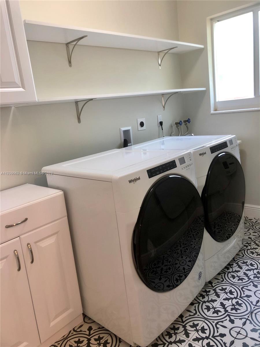 Listing Photo 11