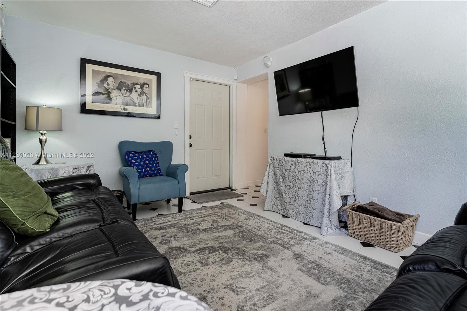 Listing Photo 9