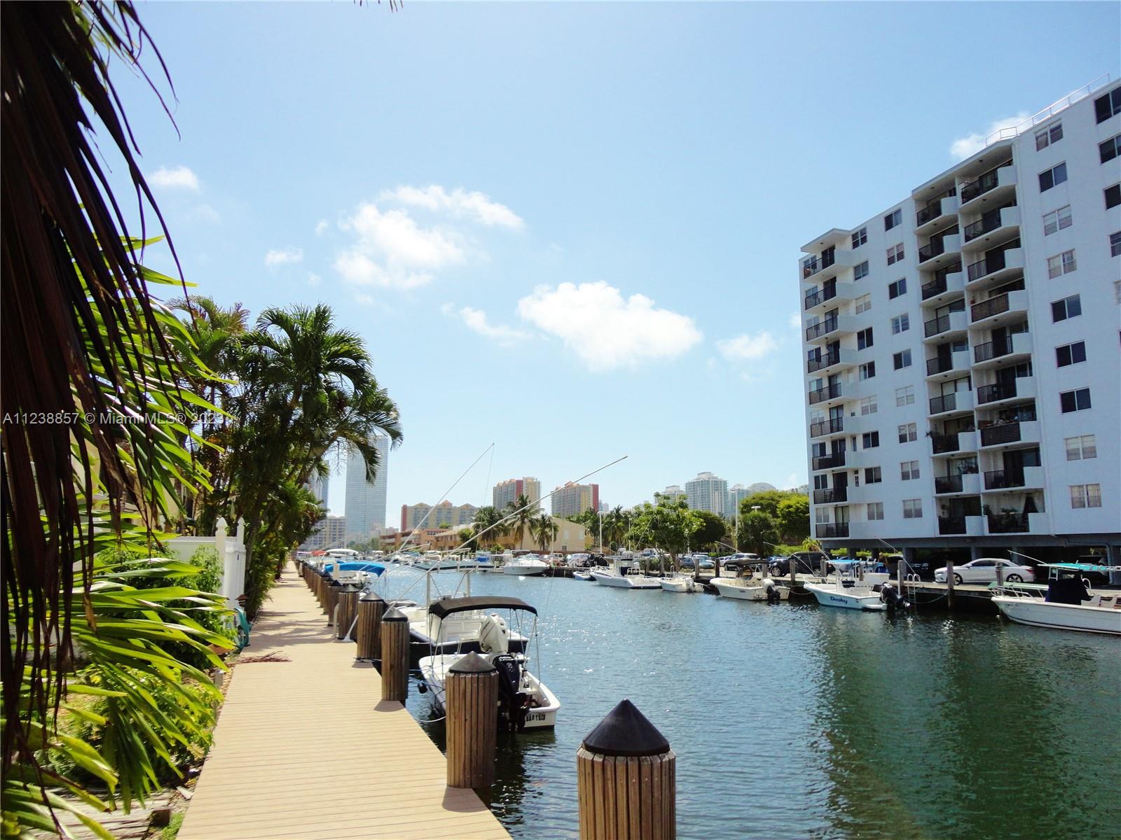3582 NE 167th St 17, North Miami Beach, FL 33160