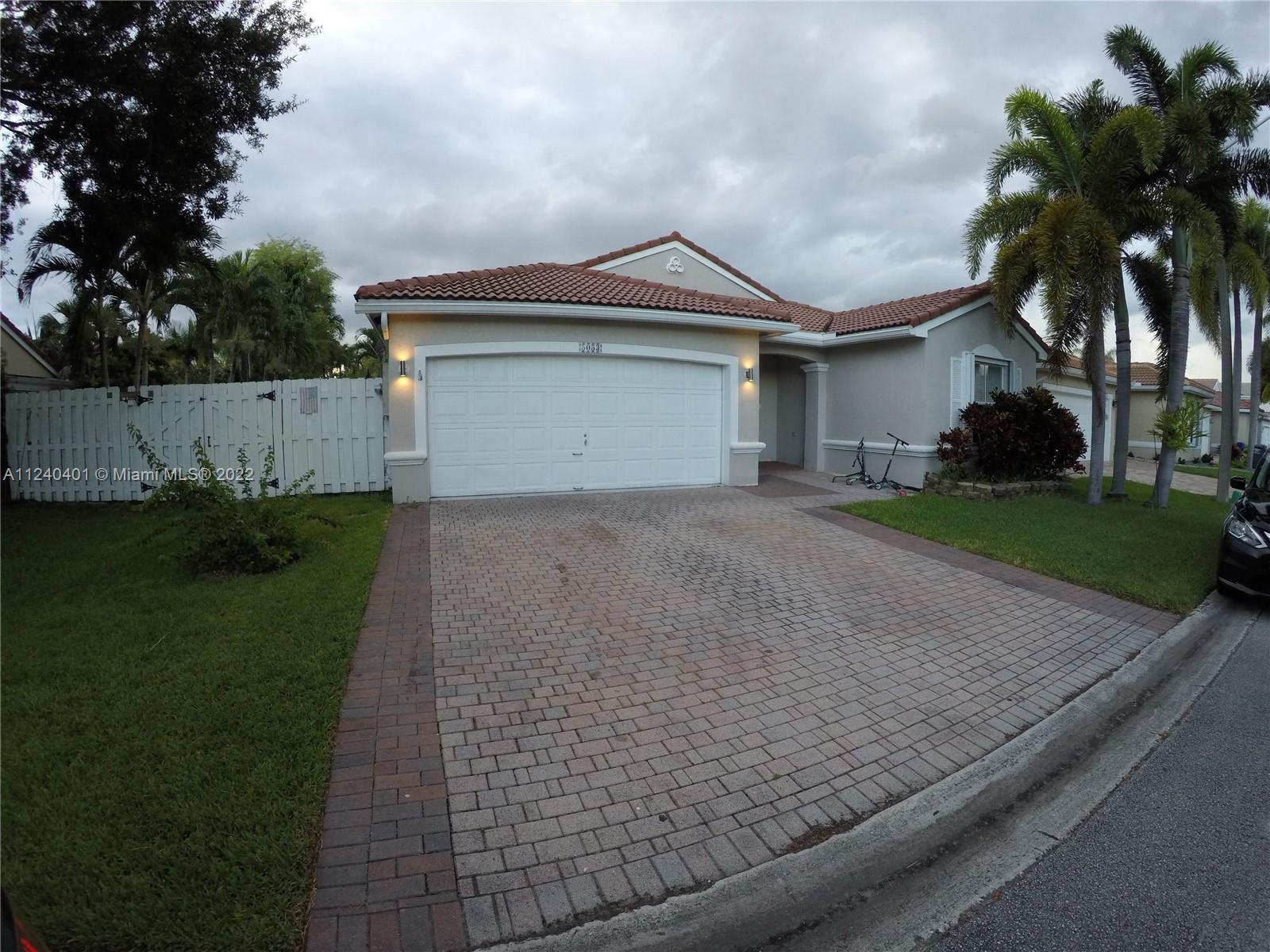 Listing Photo 0