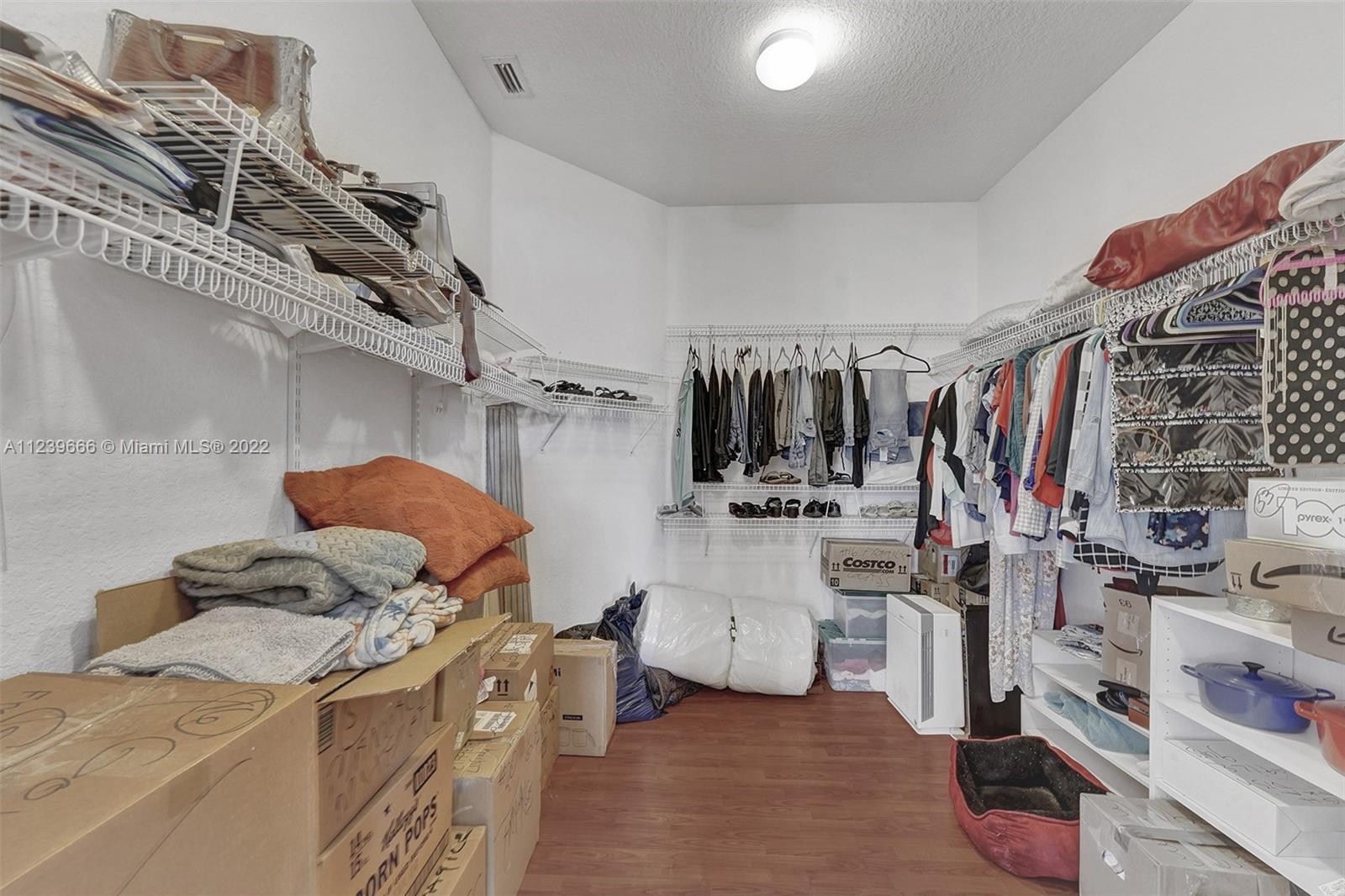 Listing Photo 10