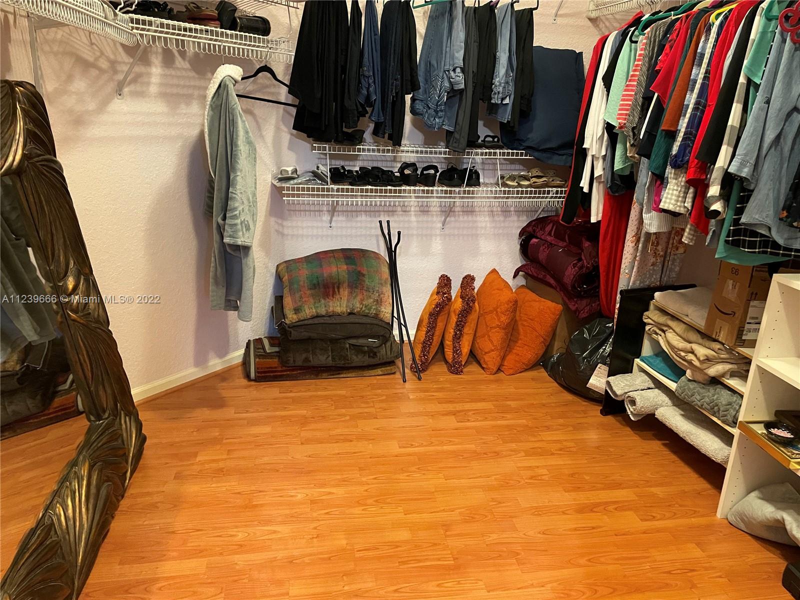 Listing Photo 11