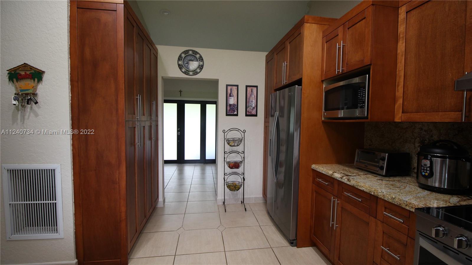 Listing Photo 10