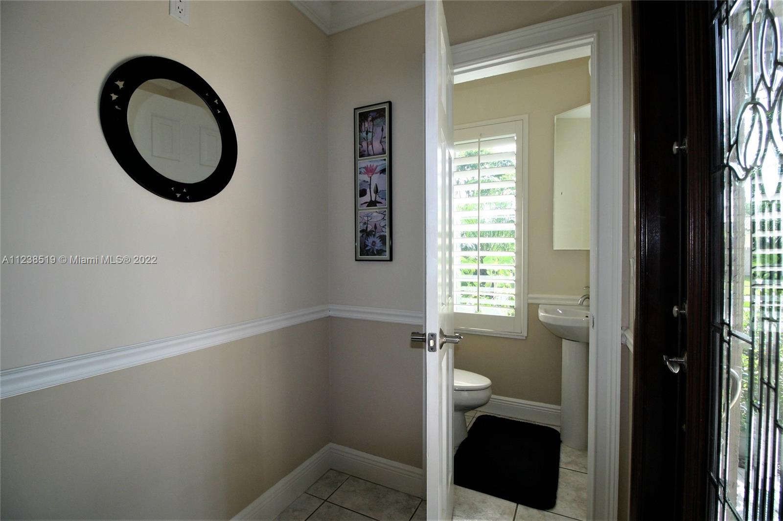 Listing Photo 10