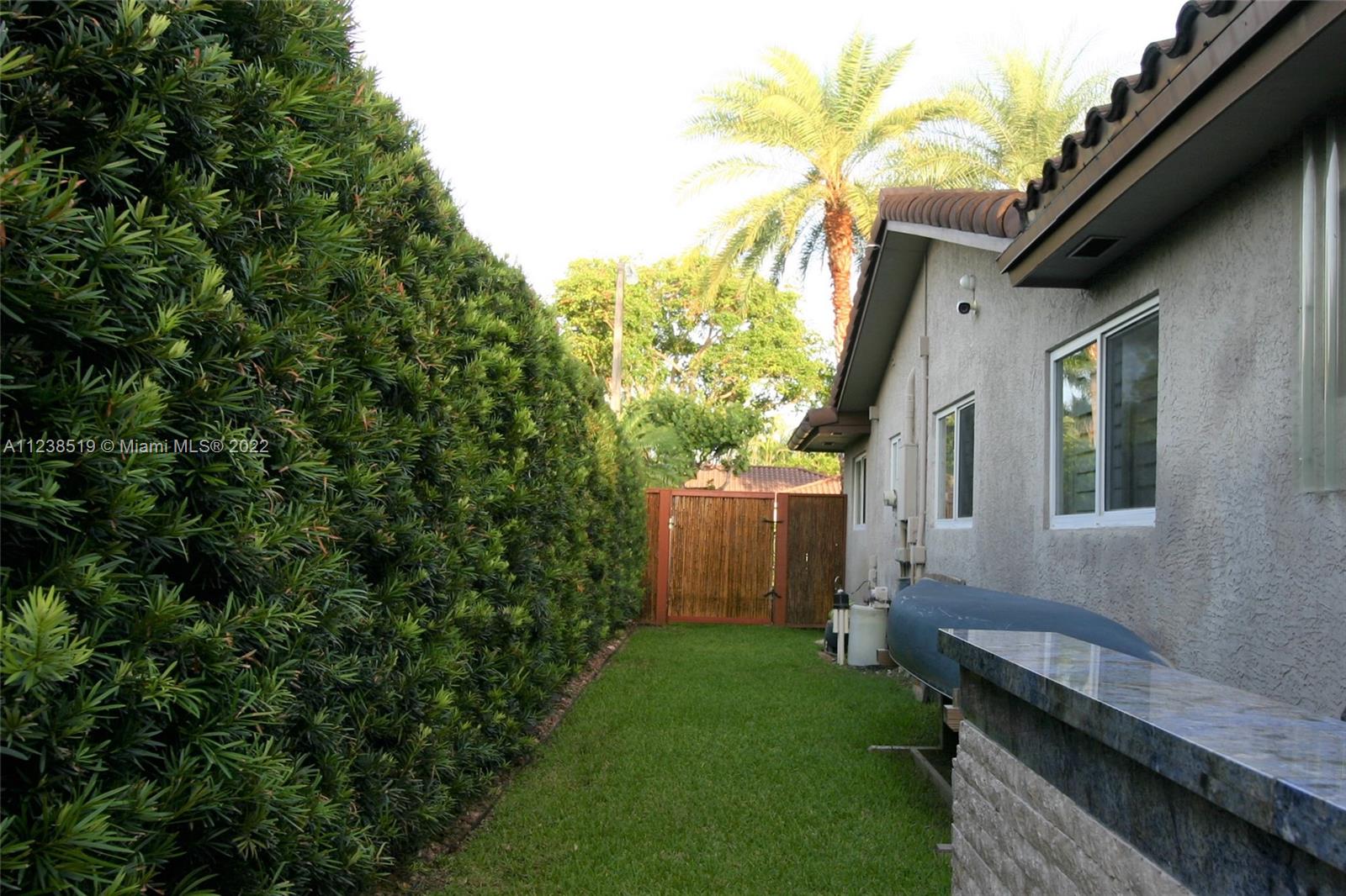 Listing Photo 8