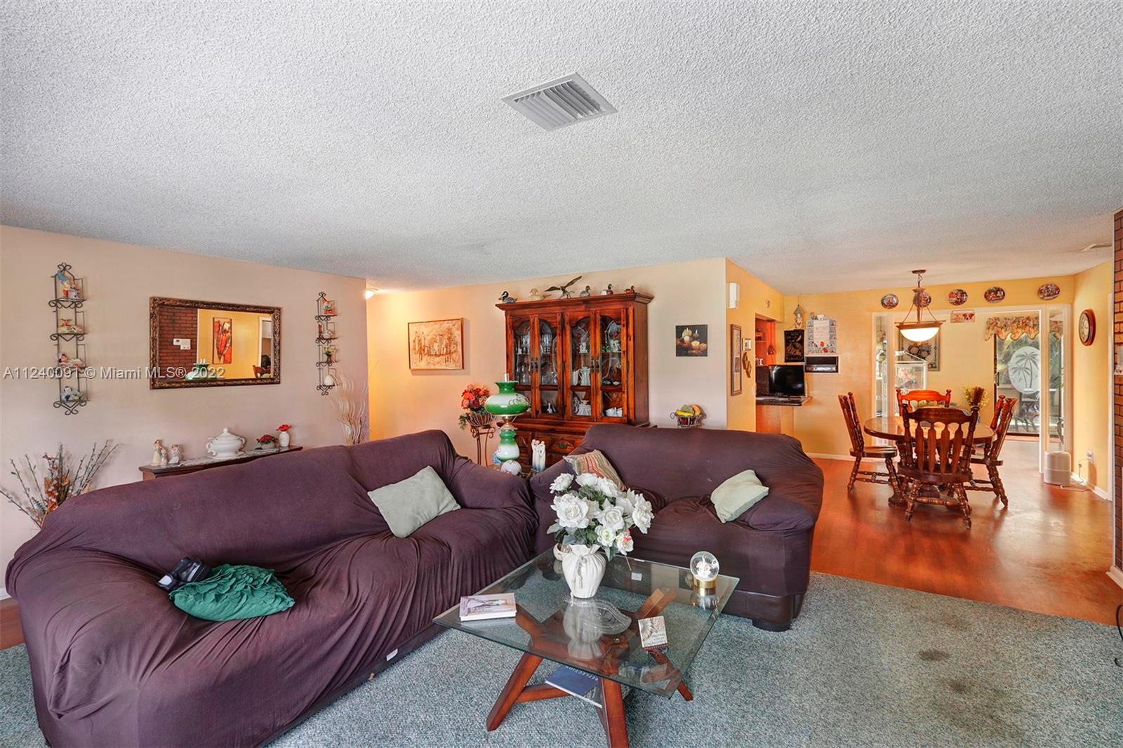Listing Photo 9
