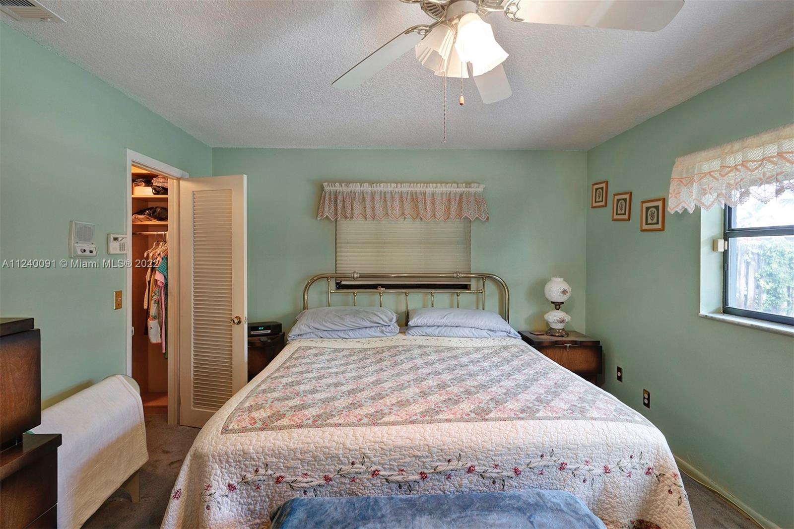 Listing Photo 12