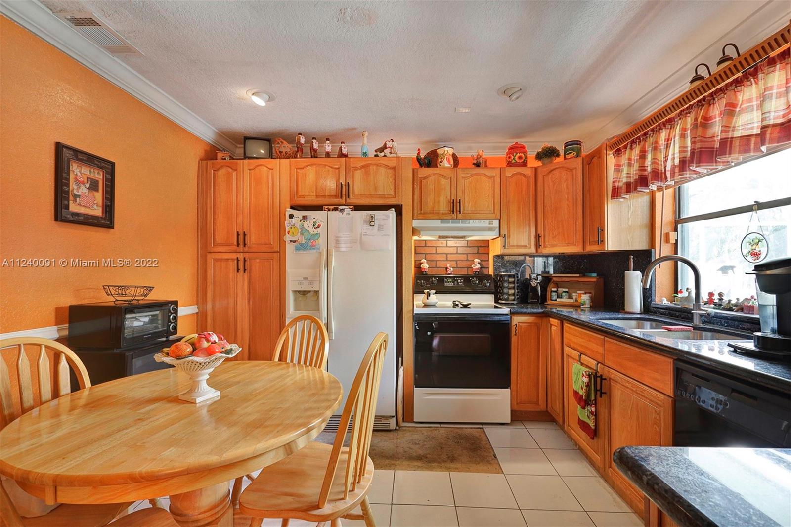 Listing Photo 25