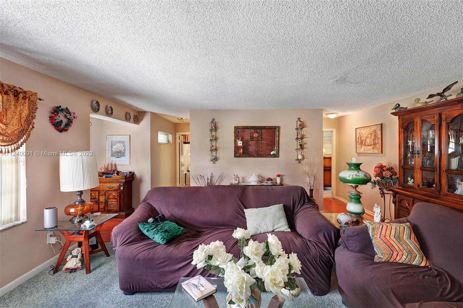 Listing Photo 8