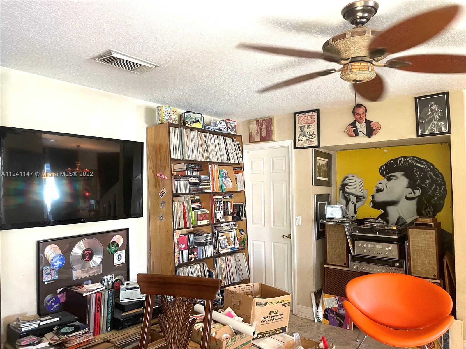 Listing Photo 8