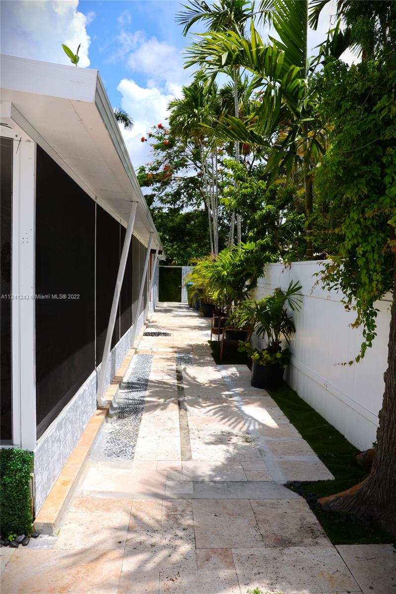Listing Photo 11