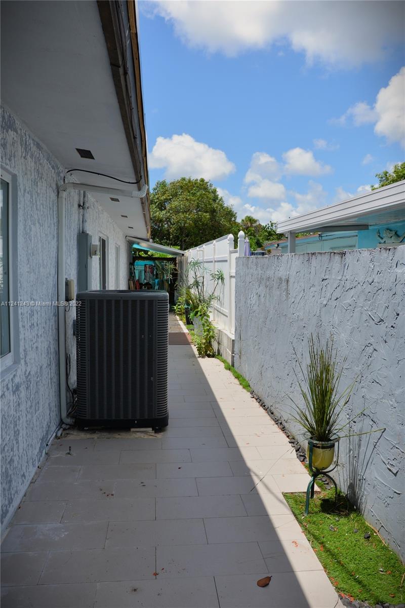 Listing Photo 12