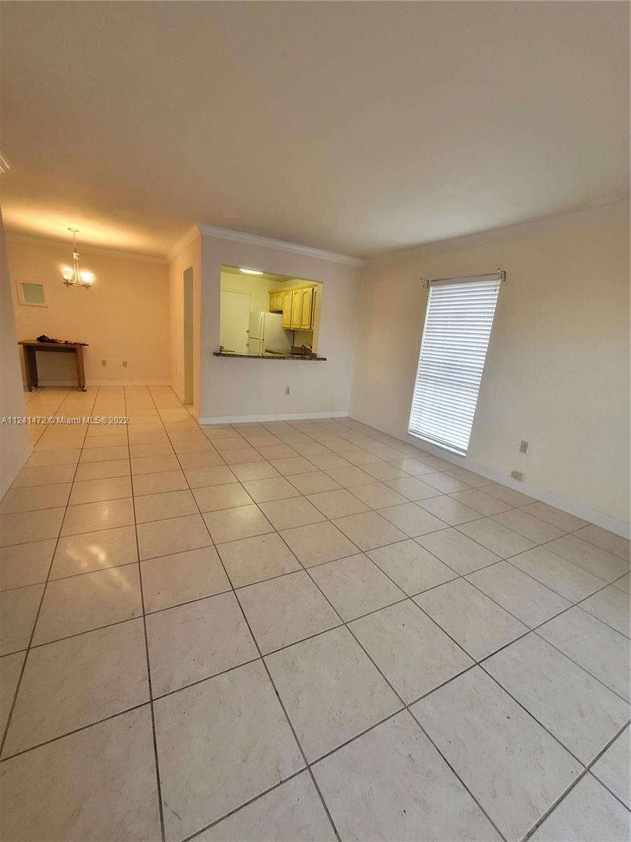 Very nice unit in Pinecrest area. all gated community with management on site. This very spacious unit on the 1st floor, has granite counter tops, bright and ample bedroom, right in the corner with a small patio. very close to the parking lot and Laundry room.
One parking assigned.
credit report , income and references required.