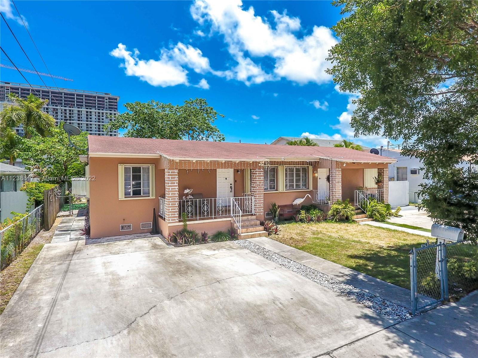 2810 SW 26th St  For Sale A11238817, FL
