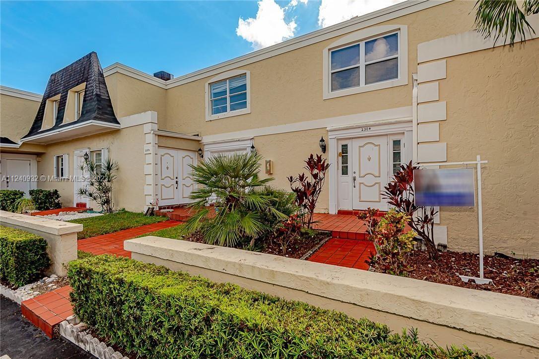 BEAUTIFUL 3 BEDROOM TOWNHOUSE IN HALLANDALE BEACH.    NEW LAMINATE FLOORING ON THE SECOND FLOOR.  PLAN WITH EAT-IN THE KITCHEN WITH FORMAL DINING ROOM, PRIVATE TILED PATIO, PERFECT FOR ENTERTAINING, COMMUNITY HAS HEATED SWIMMING POOL, TENNIS COURTS, GYM, CLOSE TO THE BEACH, RESTAURANTS, AND MUCH MORE.