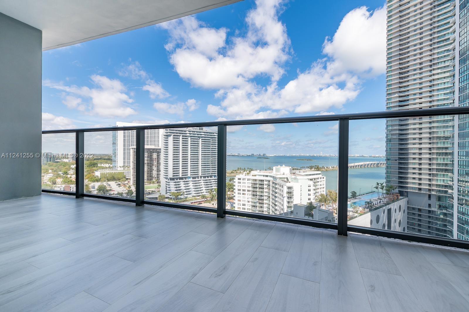 Beautiful one bedroom with one bathroom unit with amazing views of Downtown and Miami Beach skyline from new building in Edgewater. Unit can be rented seasonally once per month. Minutes away from the Design District.. Great amenities with pools, kids club, fitness center, BBQ area, movie theatre, Business Center, the “Amara” restaurant