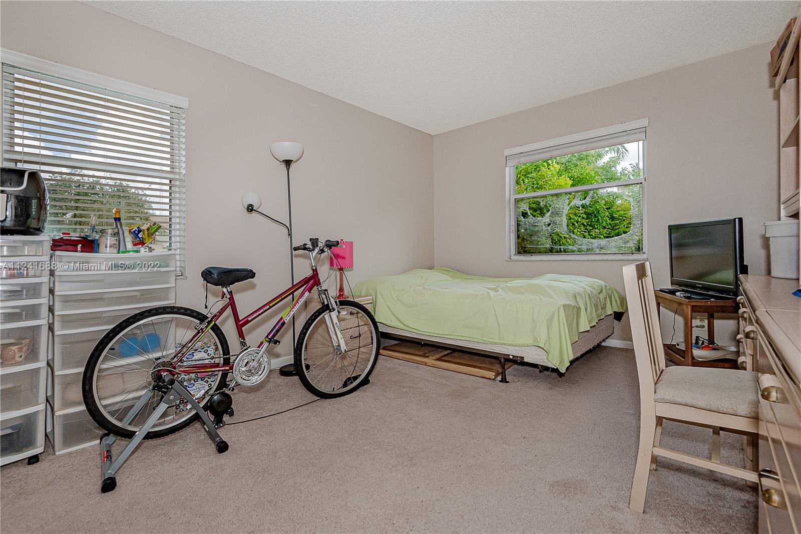 Listing Photo 10