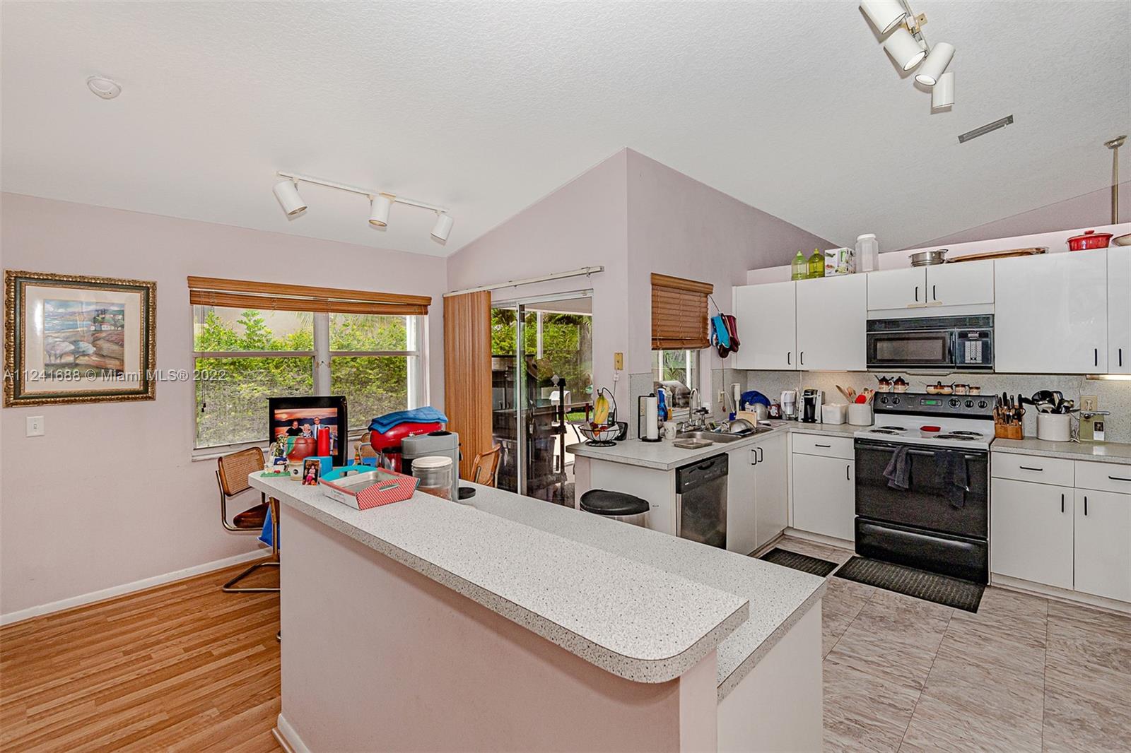 Listing Photo 18