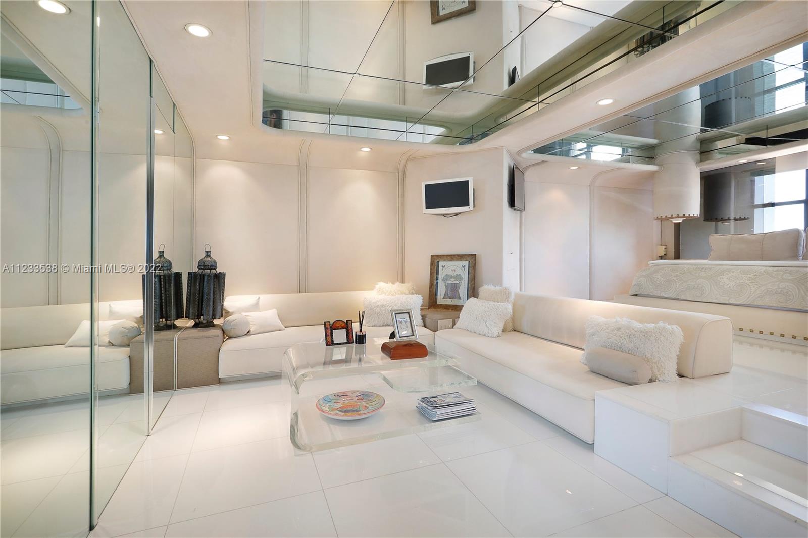 Master Bedroom & Seating Area