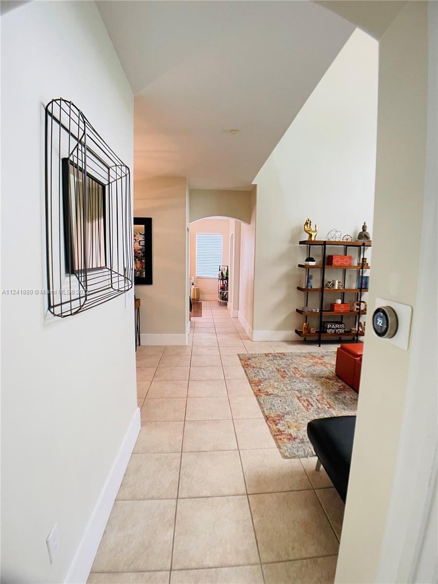 Listing Photo 12