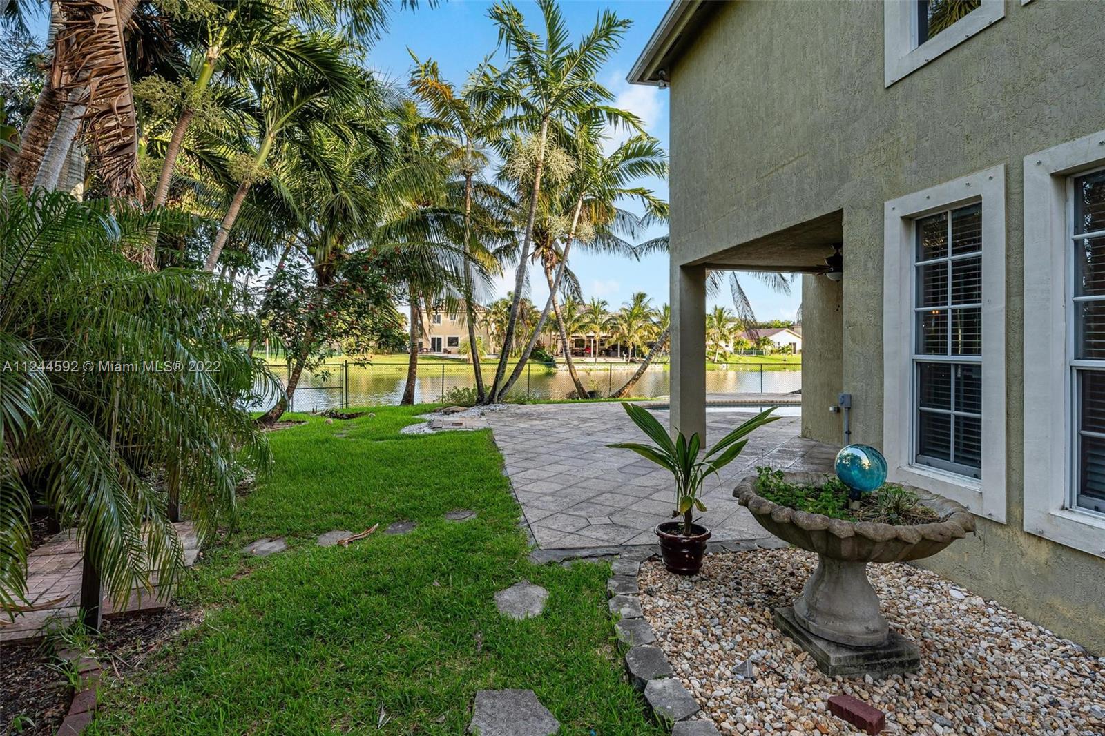 Listing Photo 12
