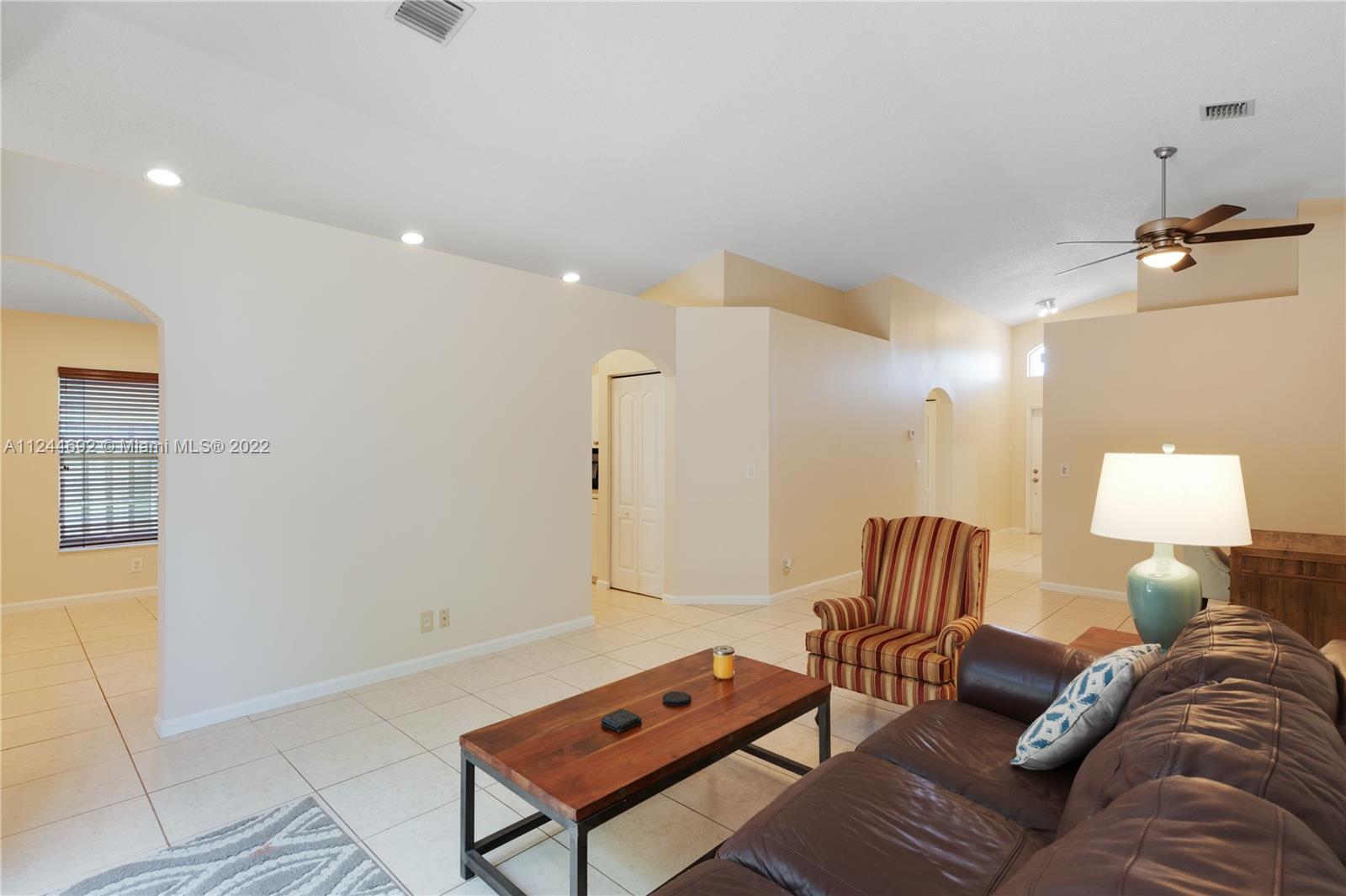 Listing Photo 14