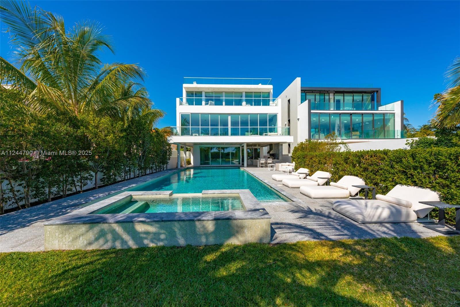 7833 Atlantic Way, Miami Beach, FL 33141