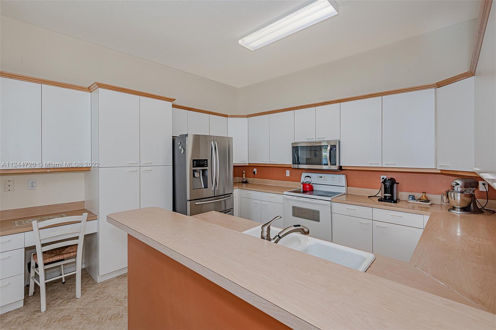 Listing Photo 12