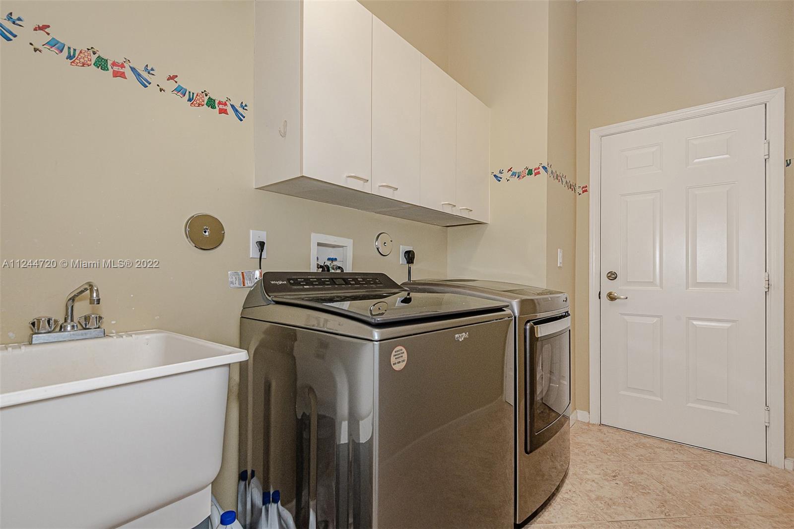 Listing Photo 16