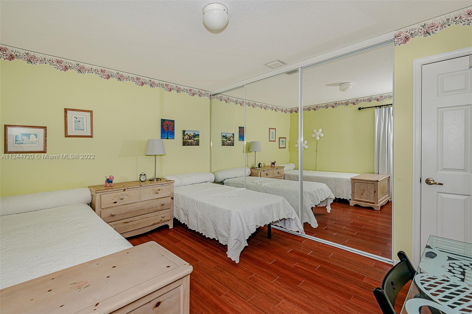 Listing Photo 22