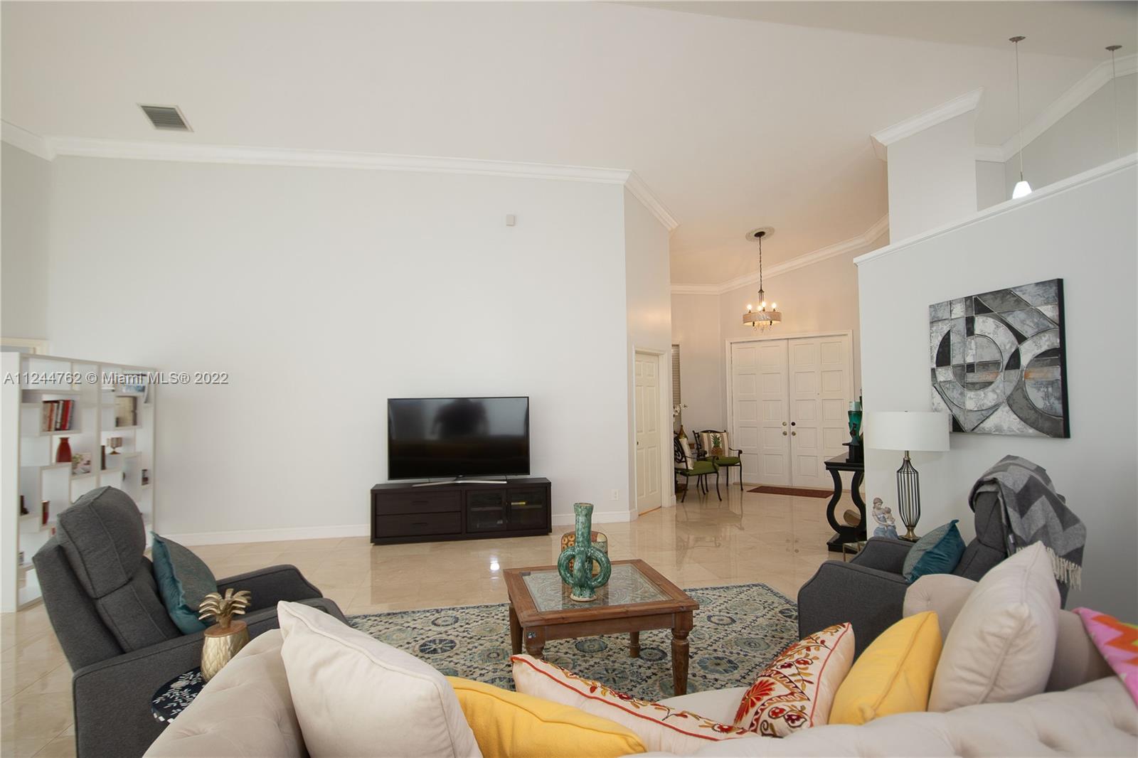 Listing Photo 11