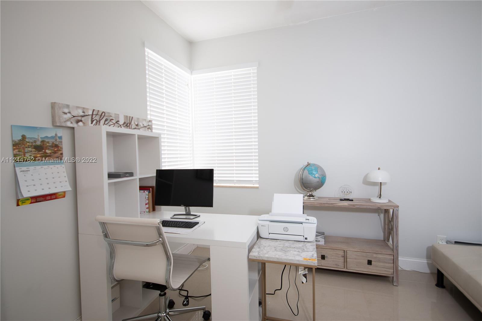 Listing Photo 8