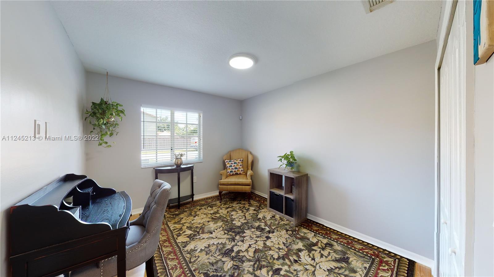 Listing Photo 14