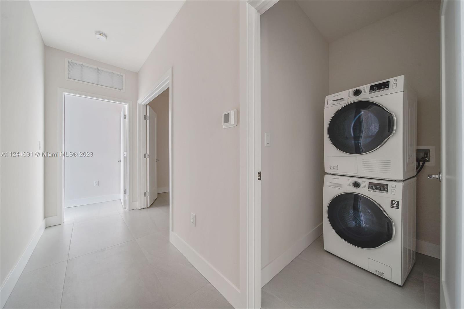 555 NE 34th St 802