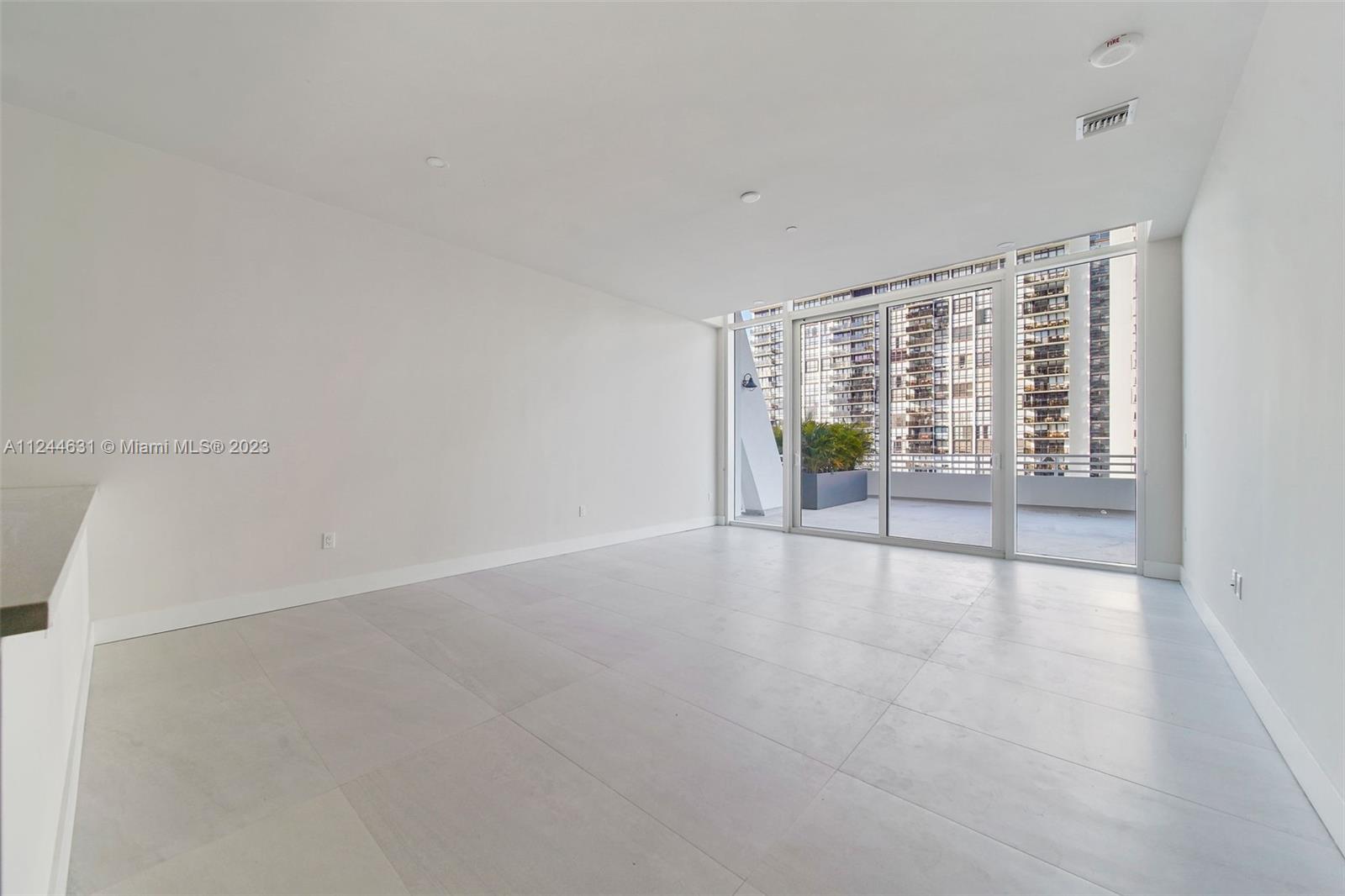 555 NE 34th St 802
