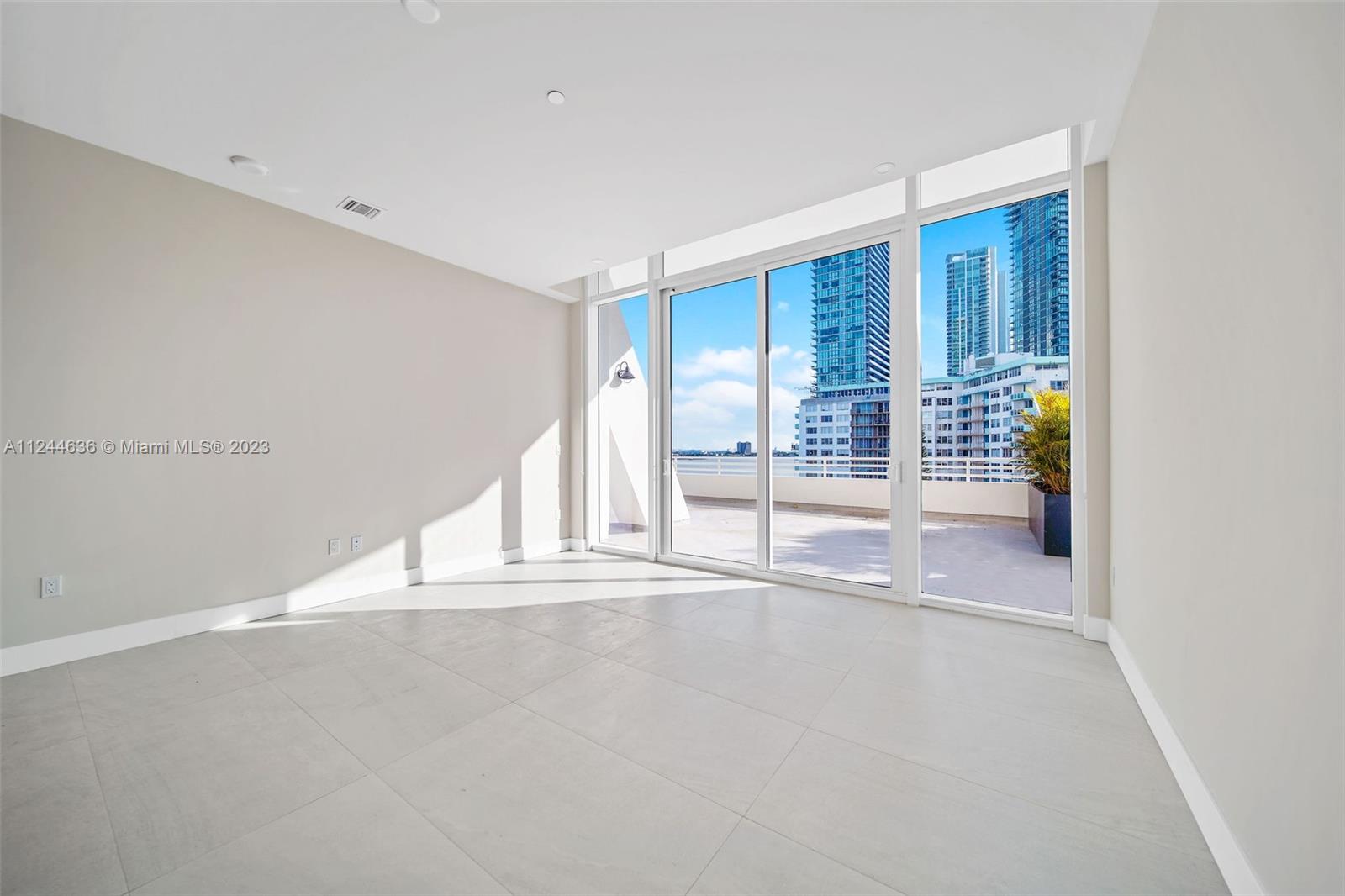 555 NE 34th St 803