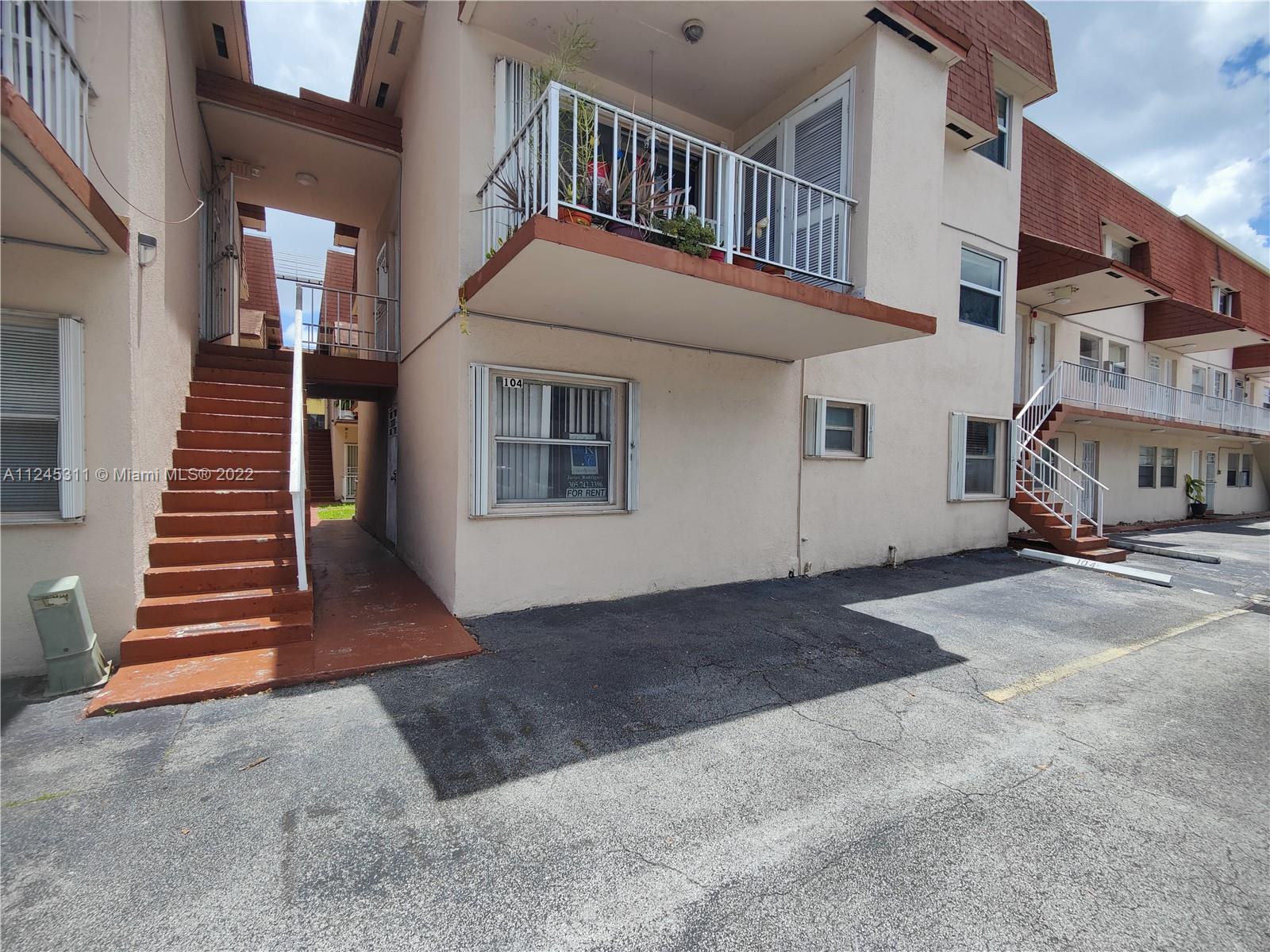 1560 W 46th St 104, Hialeah, FL 33012