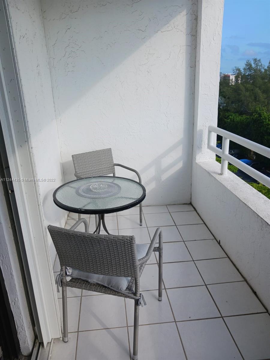 Listing Photo 12