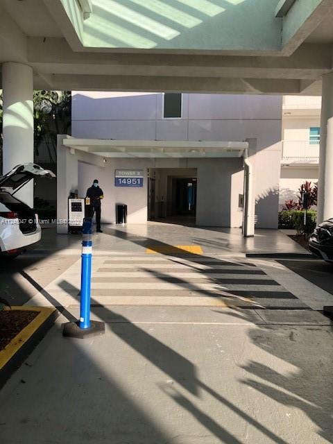 14951 Royal Oaks Ln 2207, North Miami, FL 33181