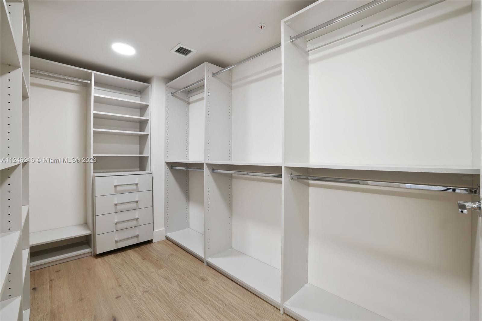 555 NE 34th St 801
