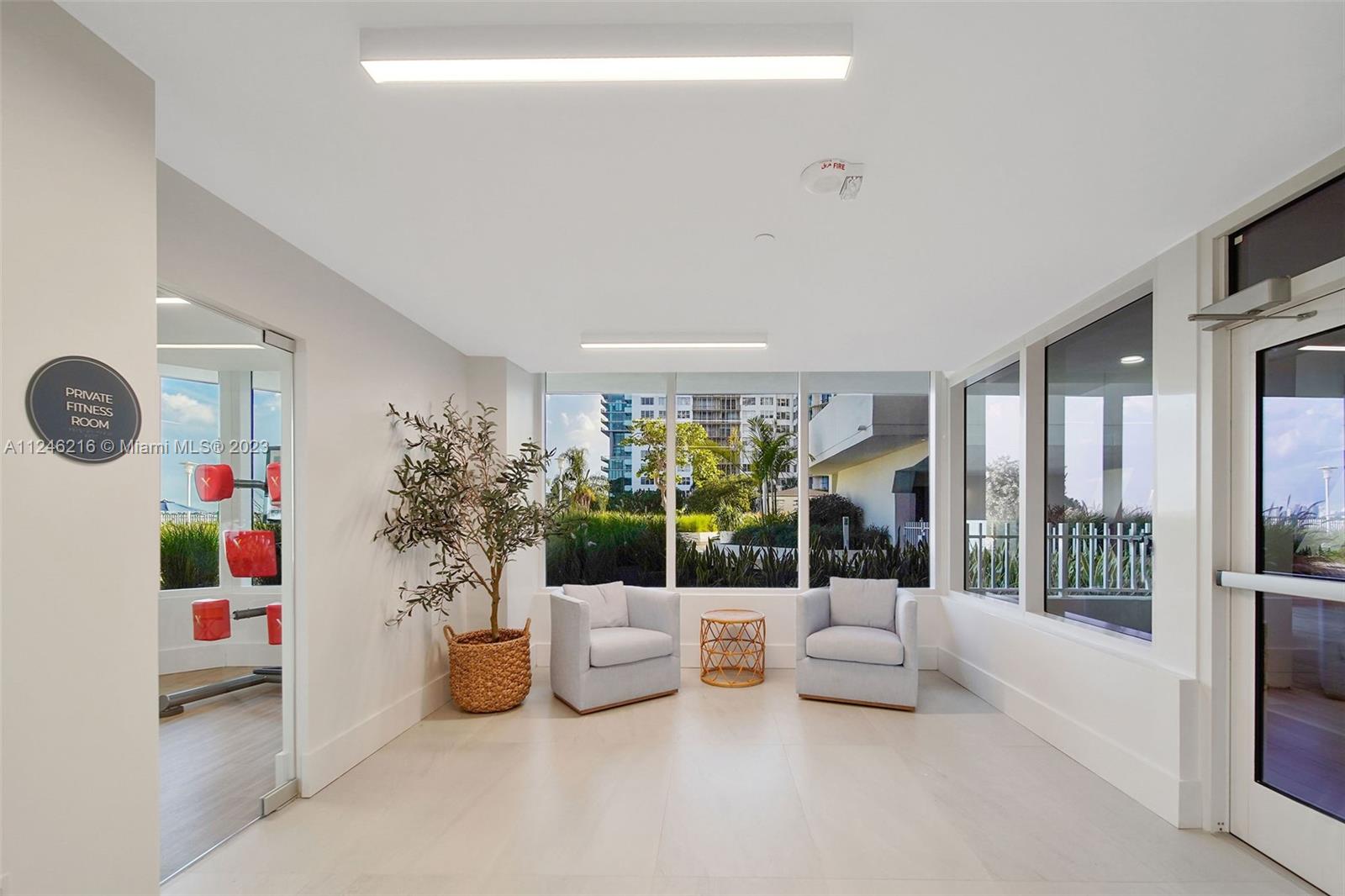 555 NE 34th St 801