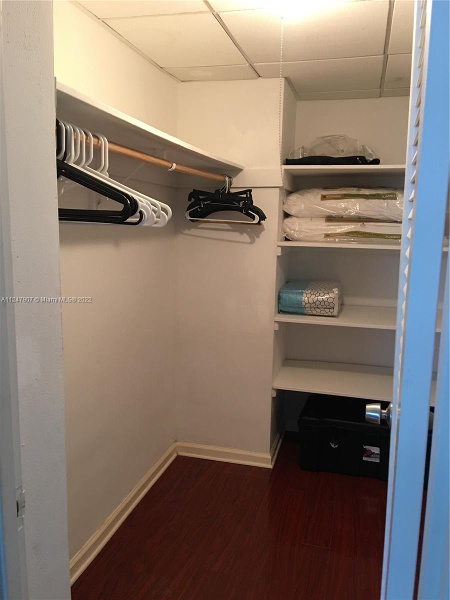 Listing Photo 11